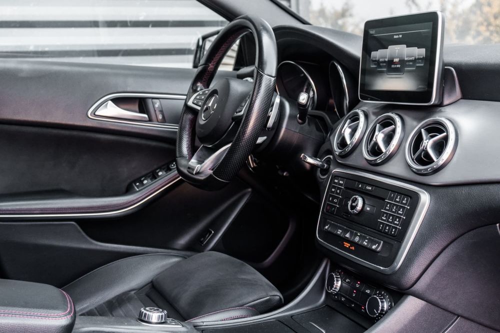 Mercedes-Benz GLA 220 d AMG  177cv (7G-DCT) SILVER MOTION
