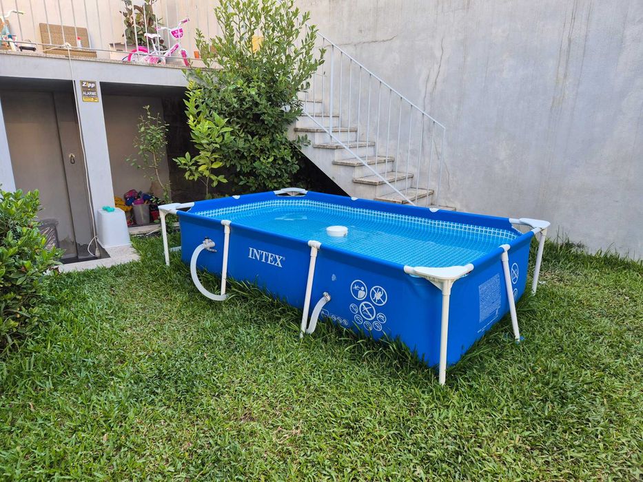 Piscina INTEX Metal Frame 260x160x65 cm — Usada 1 Verão