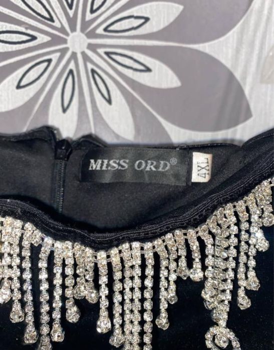 Жіноча велюрова елегантна вечірня сукня вз бахромой ХL