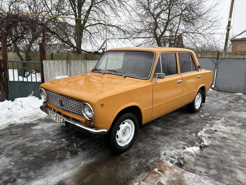 Продам ВАЗ 2101 1981 рік випуску.
1.3 двигун, 4-ступка.
По кузову ідеальна.
Мотор зроблений, працює рівно.