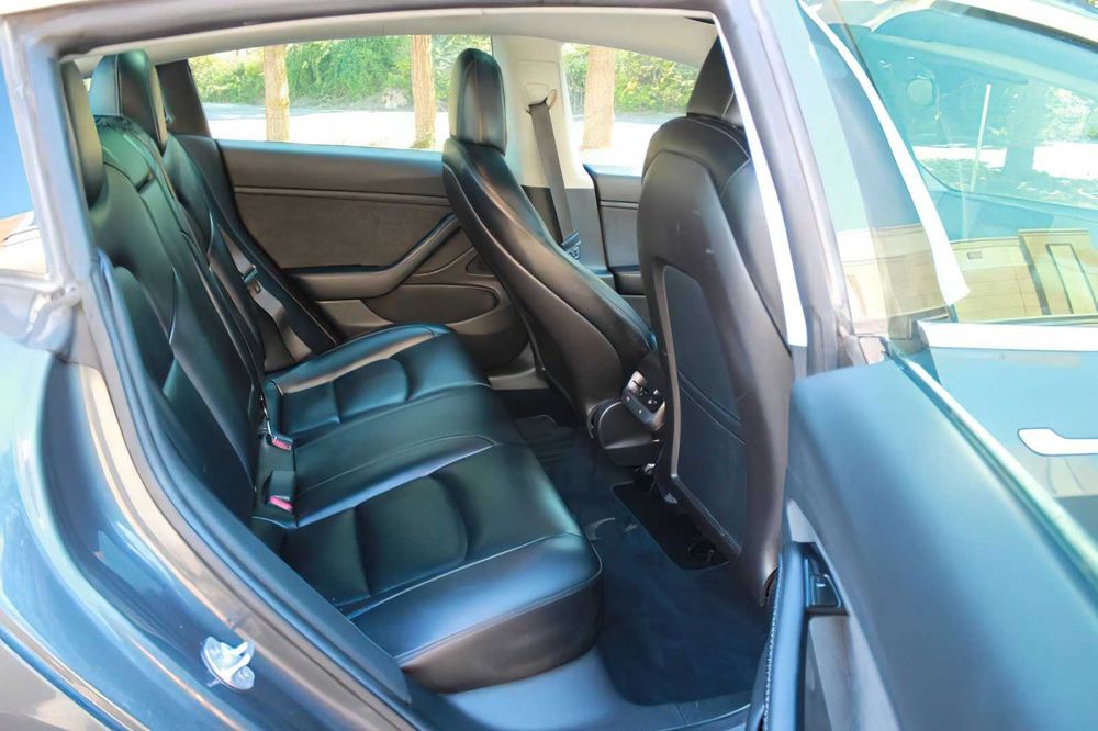 Tesla Model 3 Long Range      2019