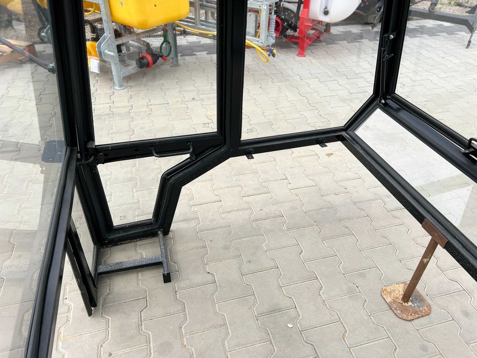 Kabina ciągnikowa Ursus C330 C360 MF235 T25 T-25 RUSKI siłowniki -RATY