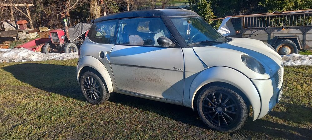 Malutkie autko. Chatenent