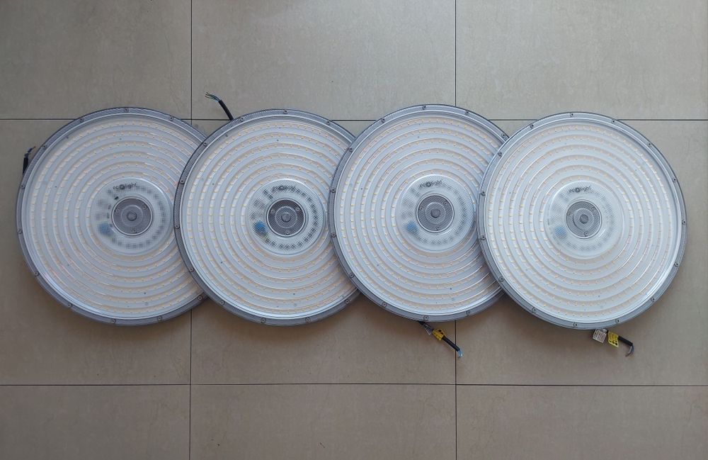 Nowe 4 lampy ledowe