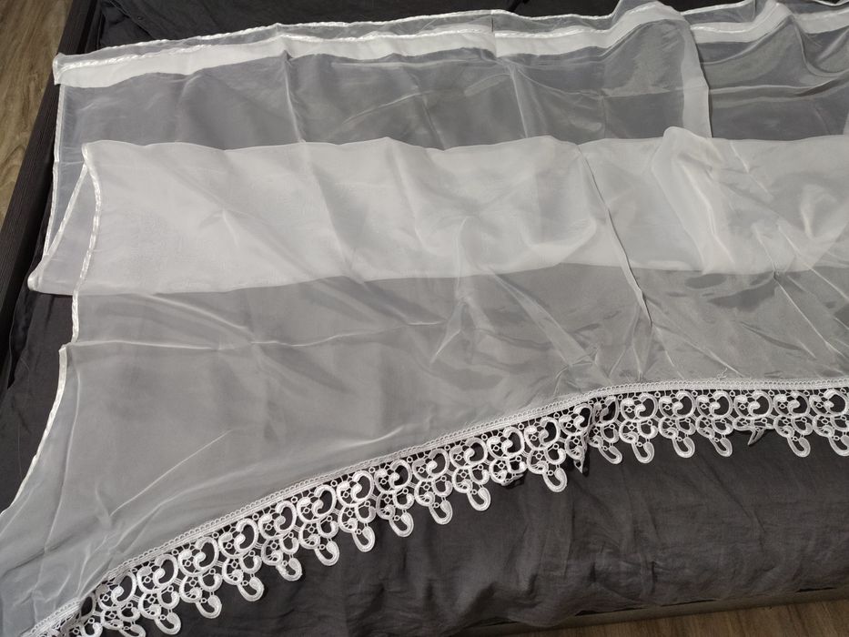 Firana z woalu na taśmie