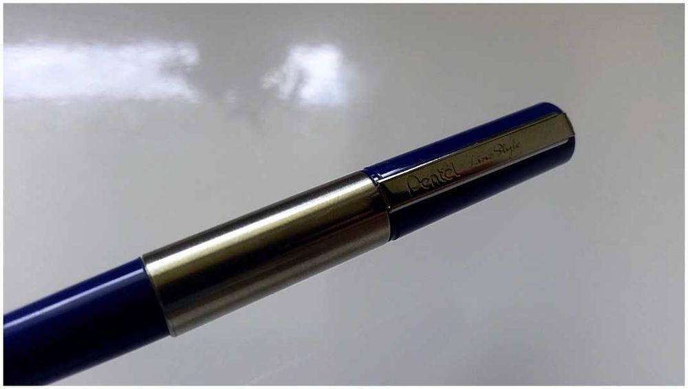 BK708-A] Pentel Stylo Bille à Capuchon Line Style Pointe 1mm Noir