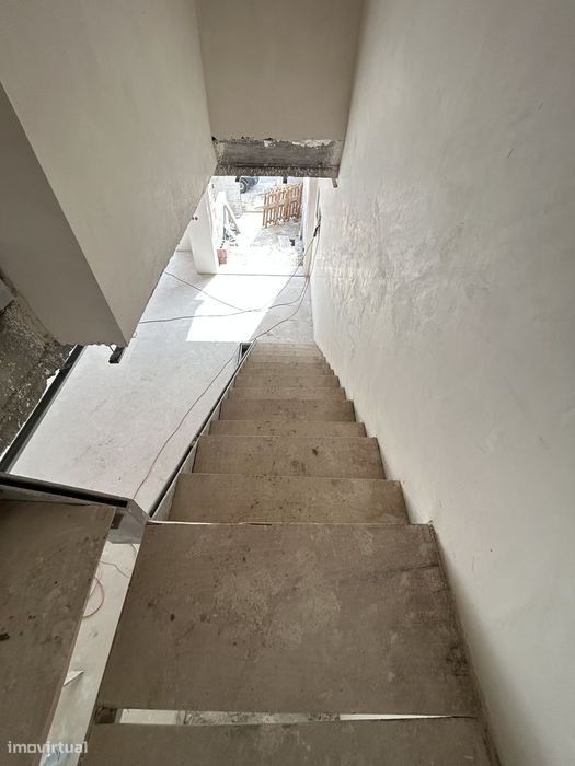 VENDE-SE Moradia T4,NOVA,entregue equipada, próximo ao Centro de Braga