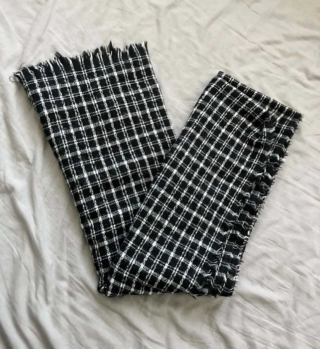 Nowy Szal Kocowy Blanket Scarf Maxi Frędzle Krata Sinsay Tweed Boucle Akryl Czarno Biały Zimowy Gruby Ciepły Szeroki Chusta Damska Grid One Size