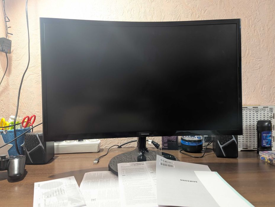 Монітор Samsung LS24D360GAIXCI Є дефект. ((У повній комплектації))