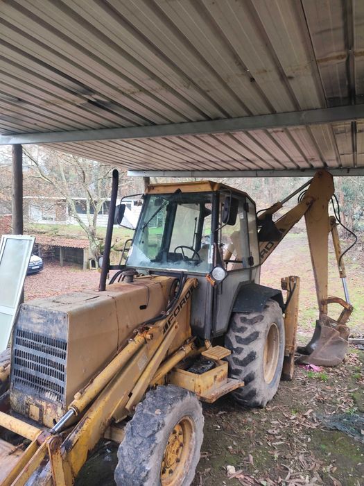 Vendo retroescavadora