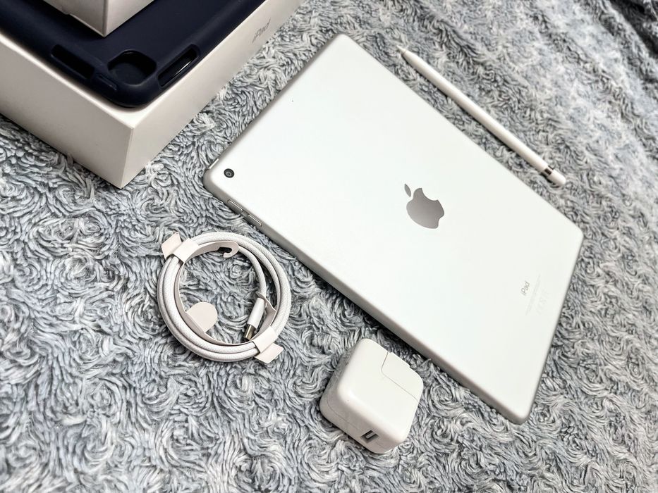 IPad 9 (64 gb) wi-fi, комплект + подарки! А2602