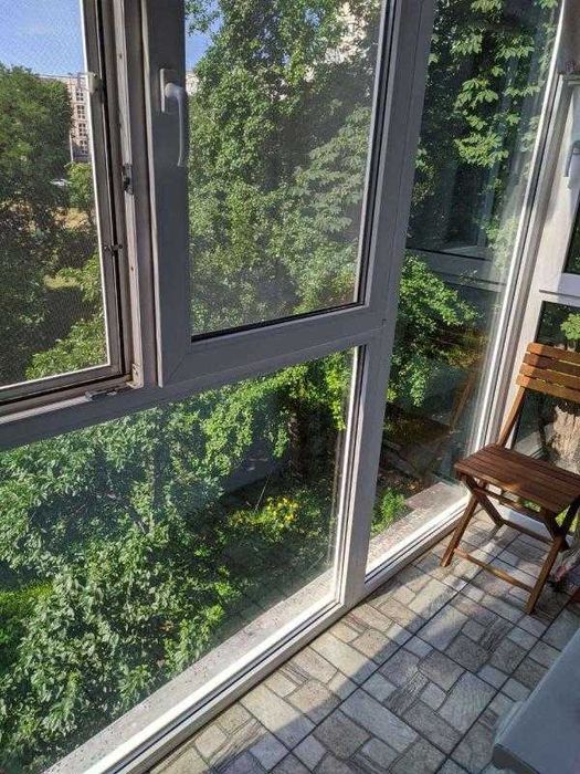 3 кімн. с кап. ремонтом. Метро 5 хвилин. 36500 дол