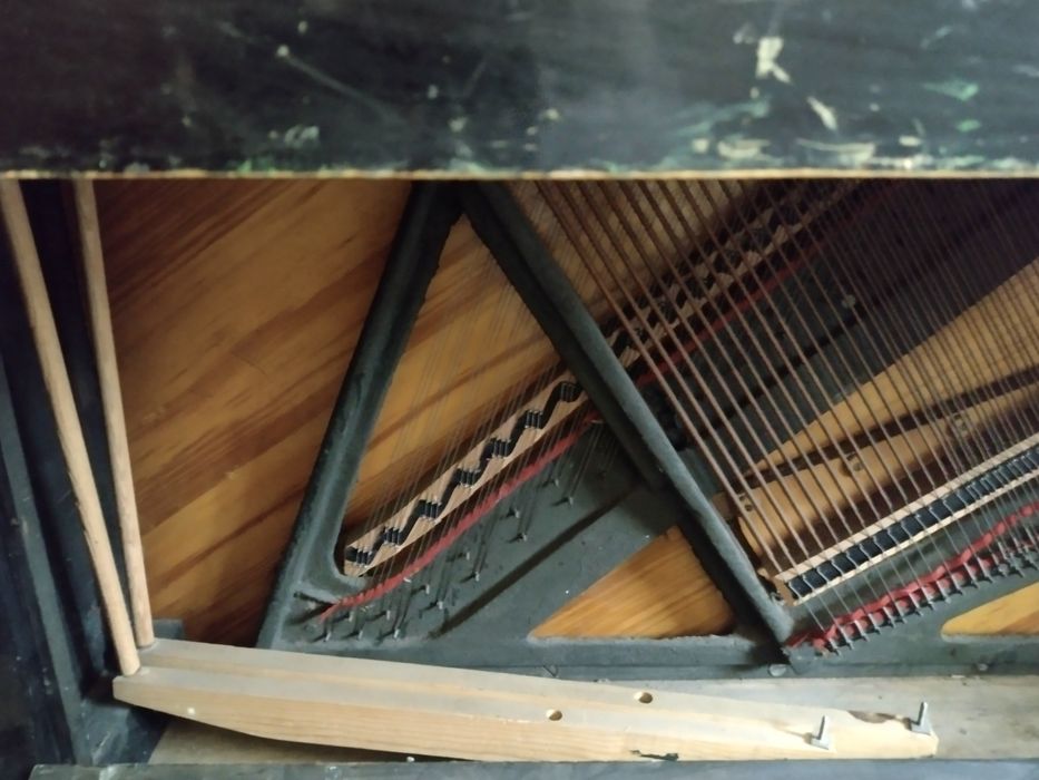 Продається пианино Кузбасс