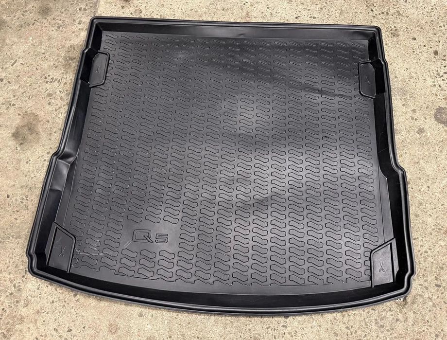 Audi Q5 II 80A dywanik korytko wykładzina bagażnika 80A 061 182  ORYGINAŁ