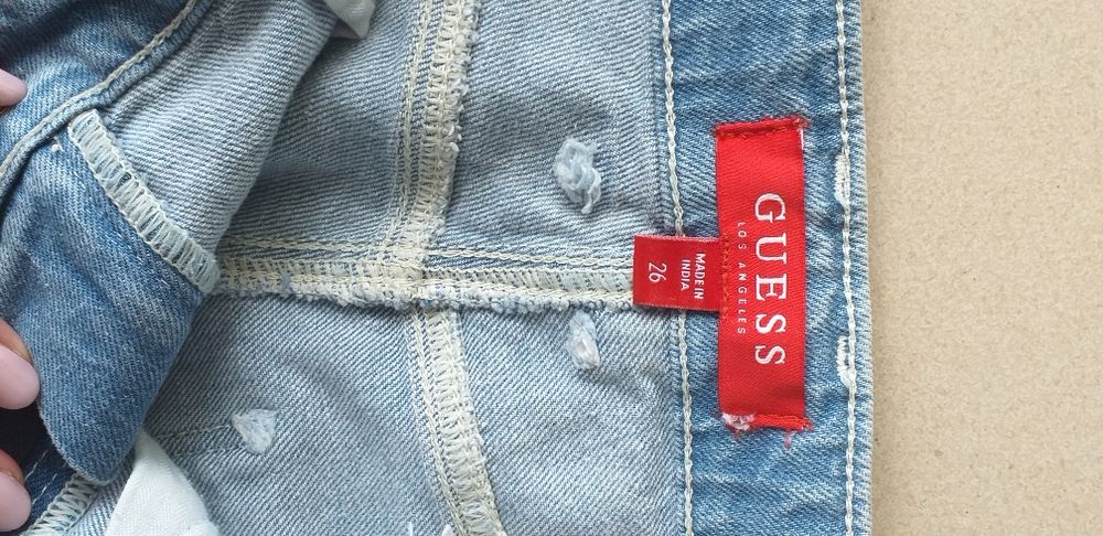 Spodnie guess r. 26 dżinsowe