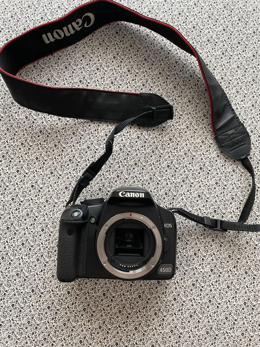 Canon EOS 450D Body + зарядний пристрій, ремінь, кабелі, карта пам’яті
