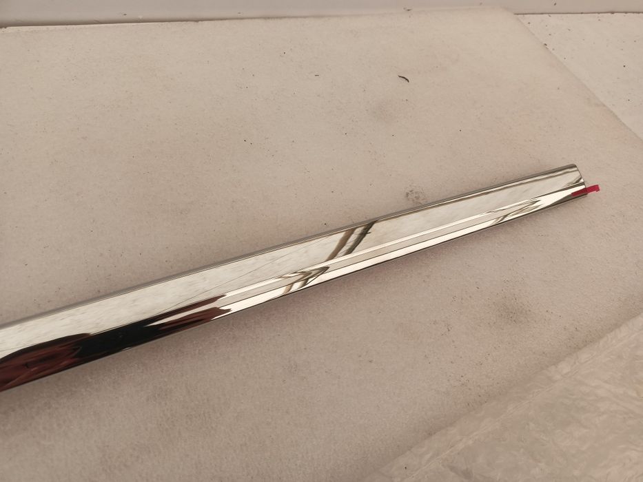 VW Tiguan II 2 5NA 15- listwa chrom drzwi prawy przód prawa przednia