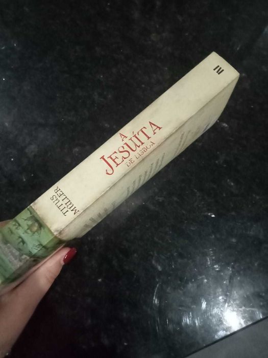 Livro "A Jesuíta de Lisboa" de Titus Müller