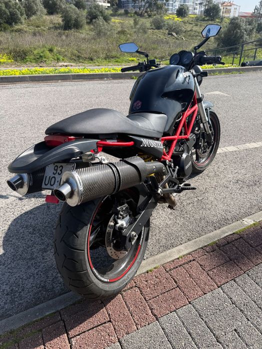 Ducati Monster 695