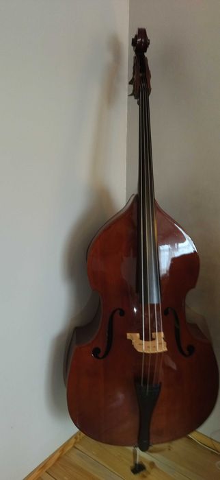 Kontrabas 4/4 drewniany z Filharmonii Lwowskiej.