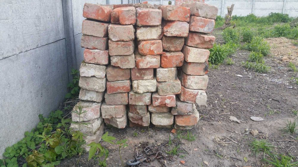 Продам б/у кирпич.