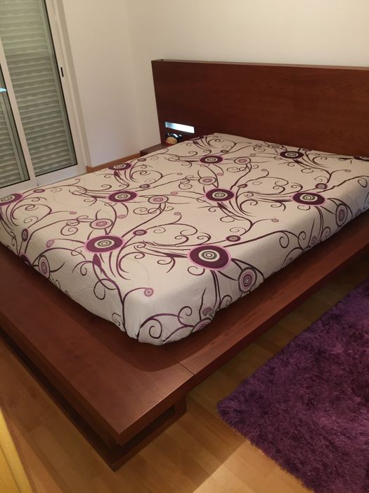 Cama moderna madeira maciça
