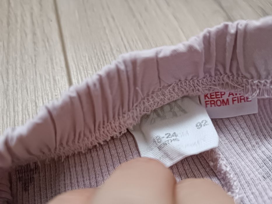 Spodnie legginsy getry fioletowe liliowe w serduszka 92 Zara