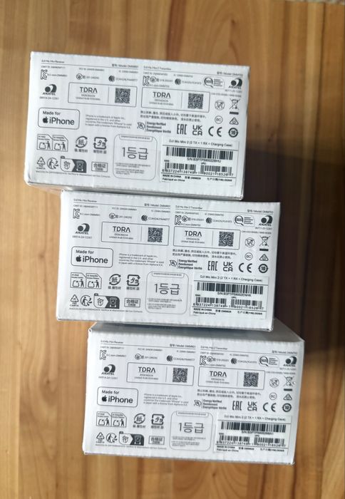 Мікрофонна система DJI Mic Mini 2 [2 TX + 1 RX + Charging Case] друге покоління з кольоровими накладками в комплекті