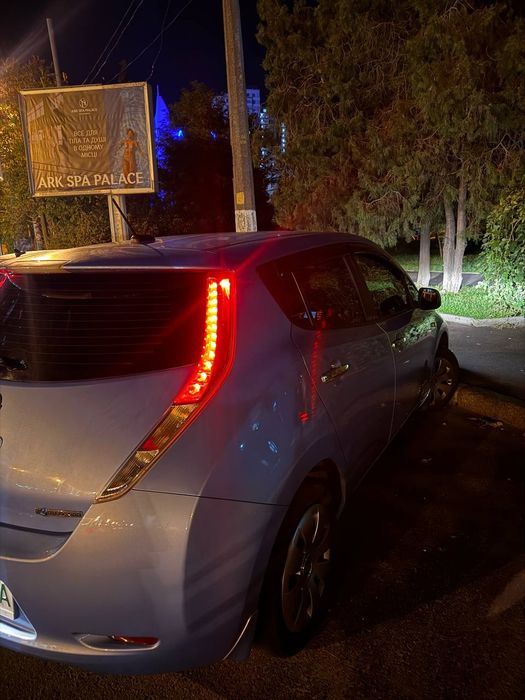 Продам автомобиль Nissan Leaf Ниссан Лиф blue голубой 10/12