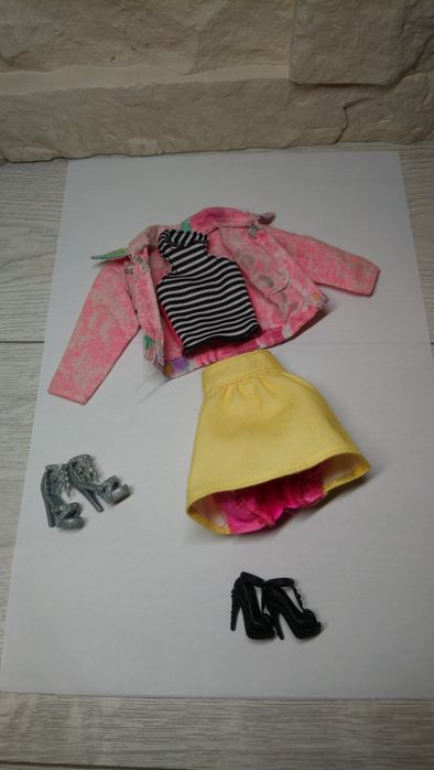 Zestaw ubrań dla lalki Barbie