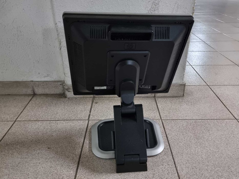 Monitor LCD HP de 17" L1750.