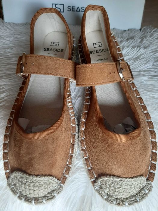 Sapato tipo Mary Jane - 35-  ( Novos)