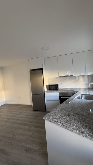 Arrenda-se T1+1 em Andar Moradia – Rebordinho, Viseu