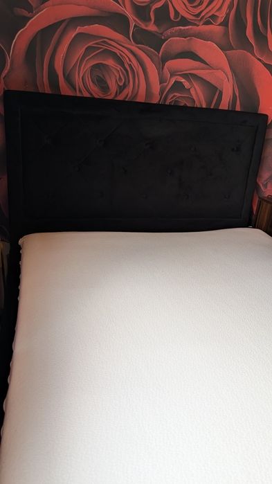 Łóżko welurowe sypialniane czarne pikowane z pojemnikiem 120x200