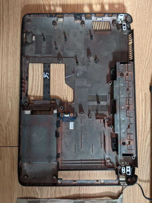 Ноутбук Samsung RV508 15.6" на деталі
