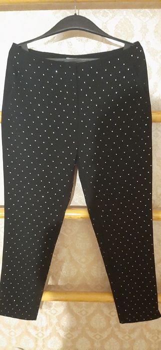 Продам брюки все в стразах