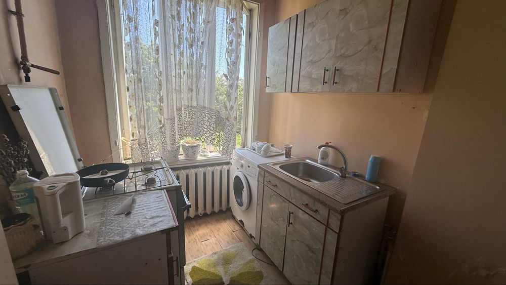 Терміново !! Продаж будинку поруч з пл. Корятовича . Центральні комунікаціі