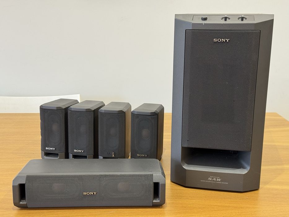 Sistema de som 5.1 Sony com subwoofer activo