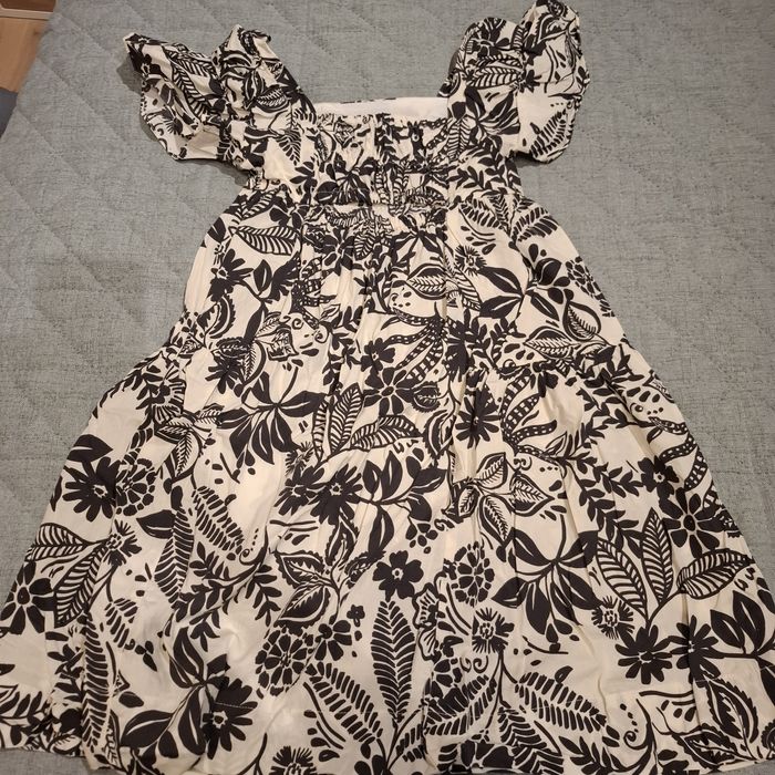 Sukienka biało czarna Zara