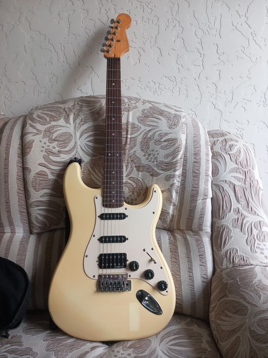 Гітара Fender A Genuine designed in the U.S.A
