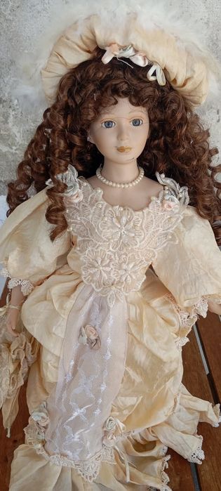 Bonecas de Porcelana – Colecionáveis e Elegantes!