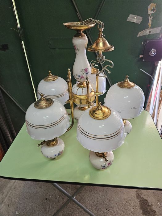 Varios modelos de candeiros