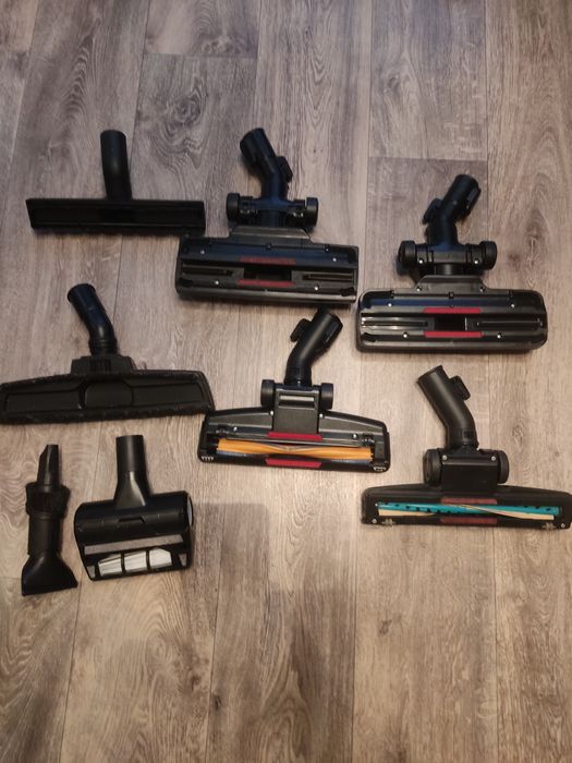 Щётки для пылесоса.