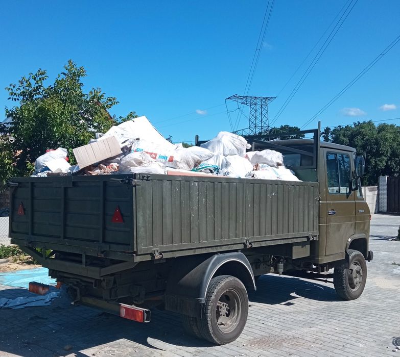 Щебінь,пісок, чорнозем,будівельне сміття...