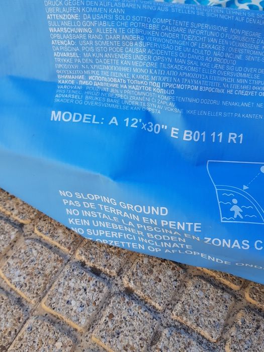 Piscina com bomba64309997007873121