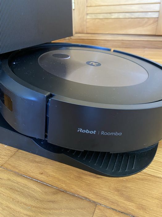Aspirador Robô IROBOT Roomba Combo J5+ MAX (2-em-1 - Grafite).