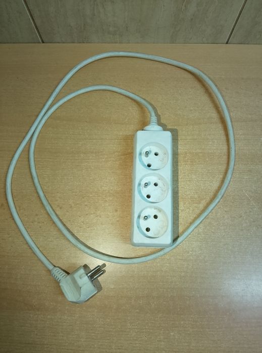 Rozdzielacz przedłużacz lista zasilająca 150 cm 3 gniazda