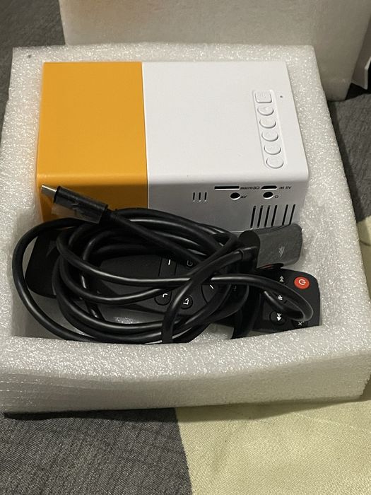 Проектор для домашнего кинотеатра