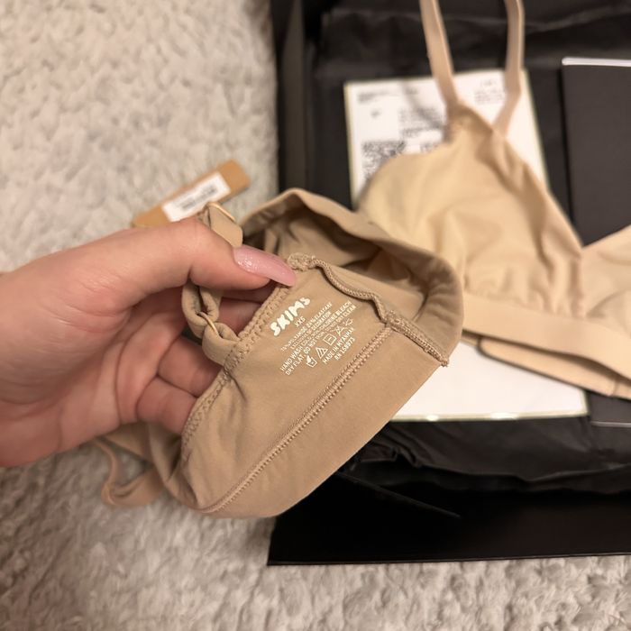 Skims бюстгальтер бежевий базовий топ бюсте безшовний новий жіночий