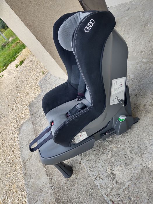 Fotelik samochodowy Audi 9-18kg Takata + baza  ISOFIX